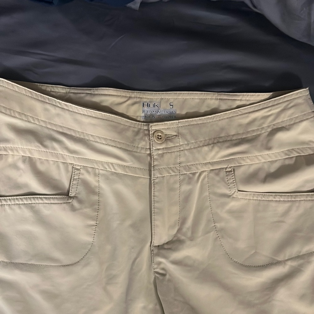 ✨2/$20✨ Huk Women's Khaki/Tan Shorts
